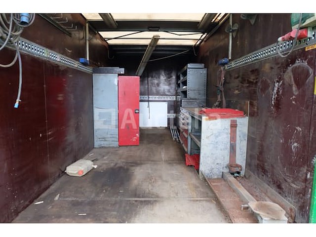 Ref:2910003-1 boxtruck met verhoogde achterklep man - afbeelding 30 van  52