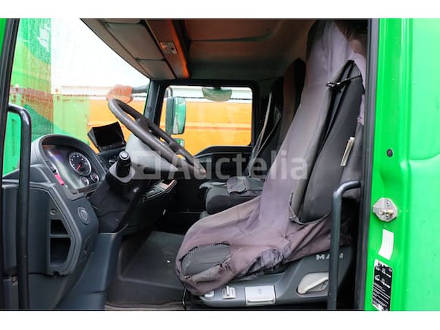 Ref:2910003-1 boxtruck met verhoogde achterklep man - afbeelding 51 van  52