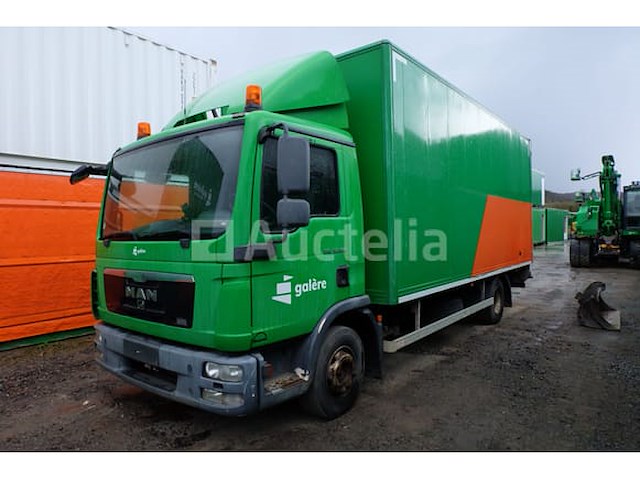 Ref:2910003-1 boxtruck met verhoogde achterklep man - afbeelding 52 van  52