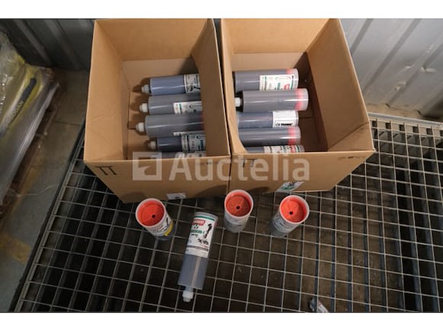 Ref:35007114 - 30 patronen van 400 grs montabert breakerlub-vet - afbeelding 3 van  5