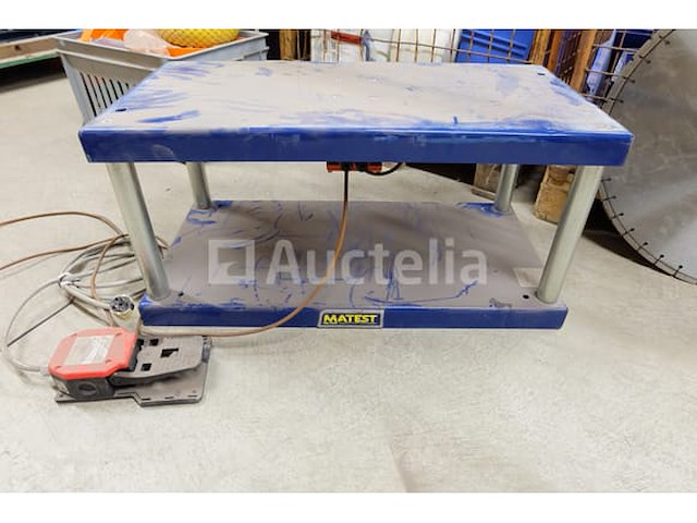 Ref:41419 - betonnen vibrerende tafel matest c278-01 - afbeelding 3 van  5