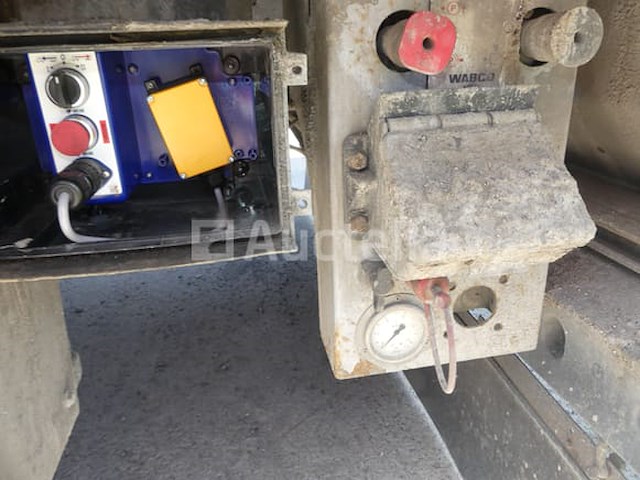 Ref:4343 - semi remorque couverte kraker trailers cf-z (vin:xl9kraker19069137) - afbeelding 14 van  38