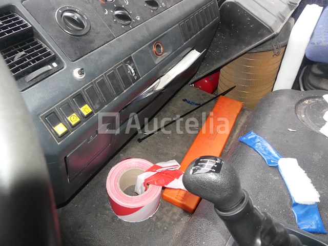 Ref:5 - gordijntruck met achterklep man l2000 (2005-126,661 km) - afbeelding 9 van  58