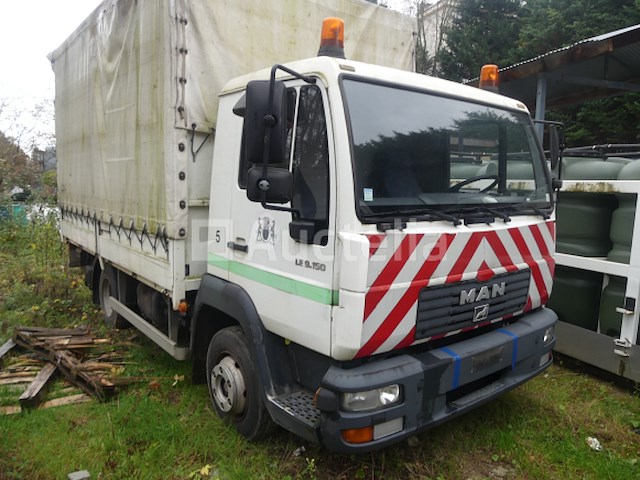 Ref:5 - gordijntruck met achterklep man l2000 (2005-126,661 km) - afbeelding 12 van  58