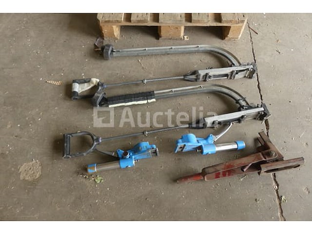Ref:60474-67405 - 2 handmatige buigmachines voor alpexbuizen - afbeelding 2 van  5