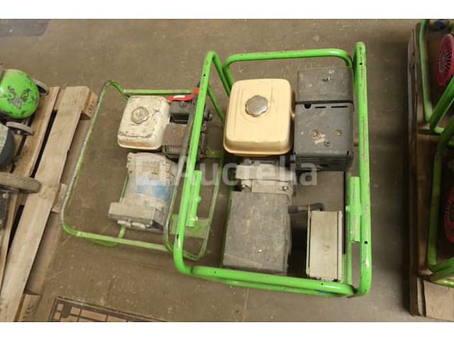 Ref:61993-71246 - 2 generatorsets (voor onderdelen) - afbeelding 1 van  13
