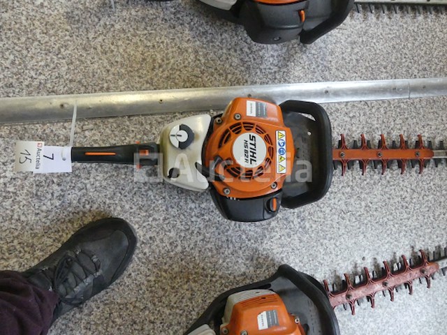Ref:7 - stihl hs 82 r benzine heggenschaar - afbeelding 4 van  4