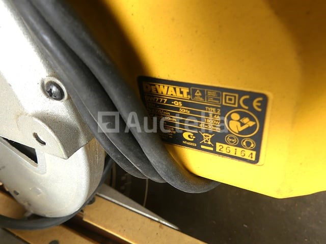 Ref:70691 - dewalt dw777-qs radiaalzaag - afbeelding 1 van  4