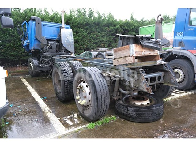 Ref:7263 - vrachtwagenchassis gecrasht (voor onderdelen) daf fan cf75 (vin: xlras75pc0e923919) - afbeelding 7 van  45