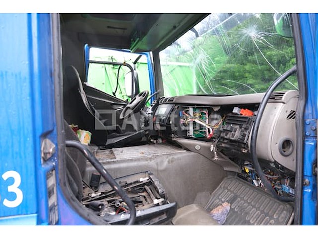 Ref:7263 - vrachtwagenchassis gecrasht (voor onderdelen) daf fan cf75 (vin: xlras75pc0e923919) - afbeelding 14 van  45