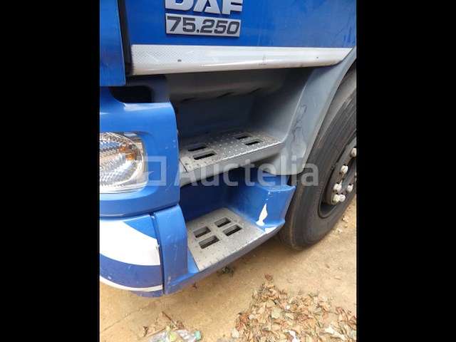 Ref:7612 - daf fancf 75 container vrachtwagen (2012-455.072 km) - afbeelding 10 van  46