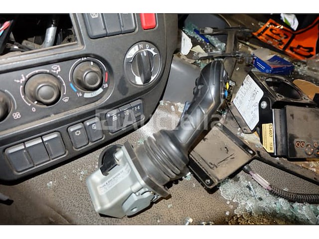 Ref:7711 - containertruck (ongeluk) daf cf400 fas (vin:xlrasm4100g029946) - afbeelding 30 van  46