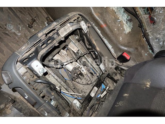 Ref:7711 - containertruck (ongeluk) daf cf400 fas (vin:xlrasm4100g029946) - afbeelding 38 van  46