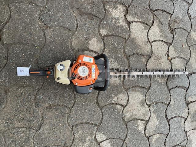 Ref:8 - stihl hs 82 r benzine heggenschaar - afbeelding 3 van  4