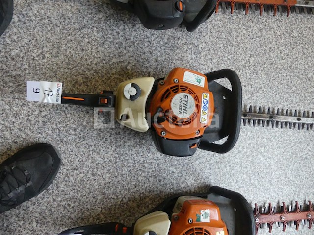 Ref:9 - stihl hs 82 r benzine heggenschaar - afbeelding 2 van  4