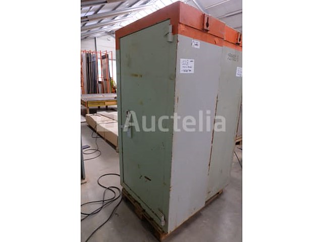 Ref:9499001 - bergh gepantserde garderobe - afbeelding 1 van  6