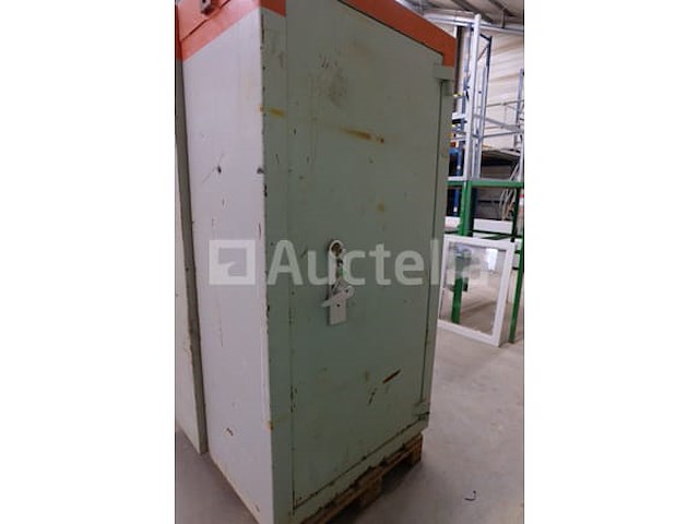 Ref:9499001 - bergh gepantserde garderobe - afbeelding 2 van  6
