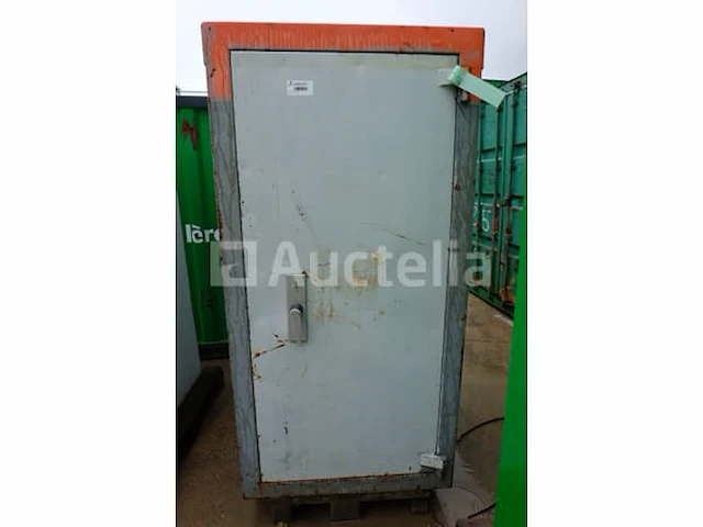 Ref:9499001 - bergh gepantserde garderobe - afbeelding 1 van  4