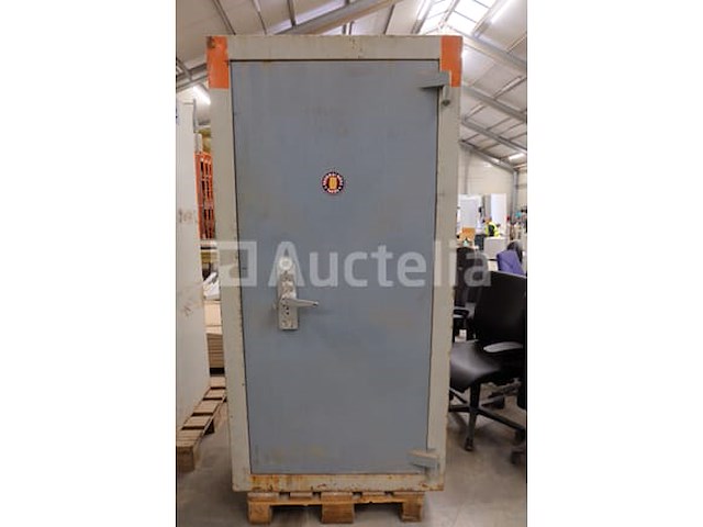 Ref:9499001 - gepantserde garderobe - afbeelding 1 van  7