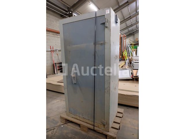 Ref:9499001 - gepantserde garderobe - afbeelding 1 van  4