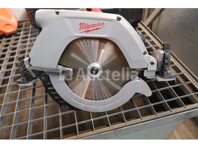 Ref:980253173 / 9203103-5 - 2 spit power tools, milwaukee - afbeelding 2 van  13