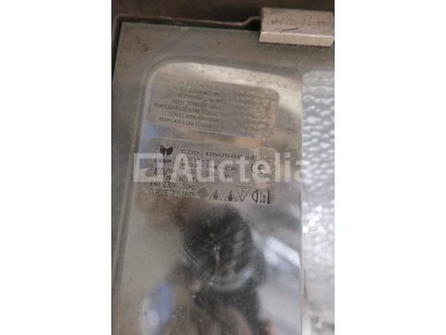 Ref:984802341 / 984802476 / 984802129 - 3 halogeen-spotlights op de bouwplaats - afbeelding 6 van  7