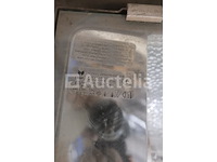 Ref:984802341 / 984802476 / 984802129 - 3 halogeen-spotlights op de bouwplaats - afbeelding 6 van  7