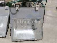 Ref:984802341 / 984802476 / 984802129 - 3 halogeen-spotlights op de bouwplaats - afbeelding 4 van  7