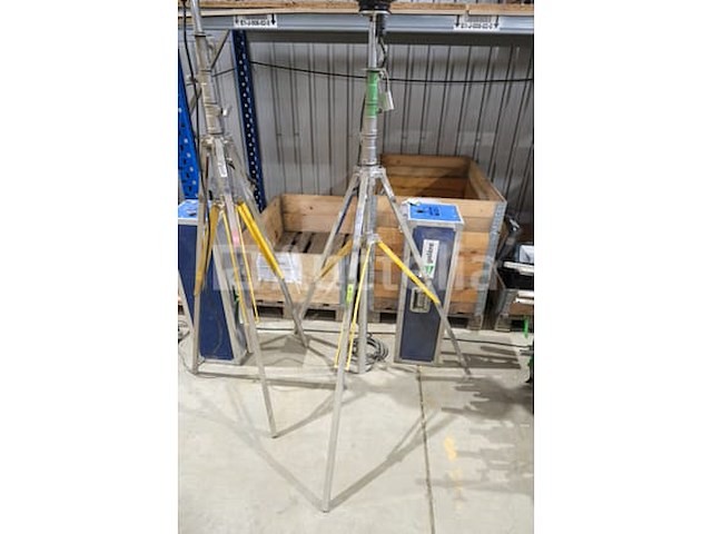 Ref:9848086 + 9848004-1 + 9848004-12 - 2 led-verlichte ballonnen + statief - afbeelding 4 van  8