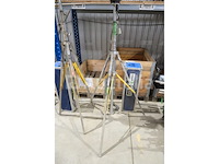 Ref:9848086 + 9848004-1 + 9848004-12 - 2 led-verlichte ballonnen + statief - afbeelding 4 van  8