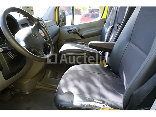 Ref:a64 - mercedes-benz sprinter ambulance (2013-276.430 km-vin:wdb9066331s803323) - afbeelding 12 van  45
