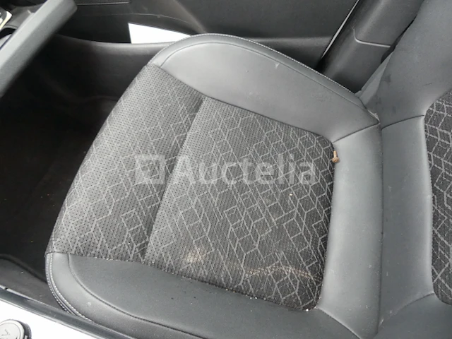 Ref:c20639 - peugeot 3008 auto (2015-237.408 km) (vin: vf30u5gztfs219665) - afbeelding 14 van  30