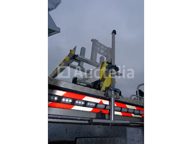 Ref:lot v1 - mercedes-benz 1325f pompwagen (2000-88,035 km-vin:wdb9760631k513822) - afbeelding 46 van  77