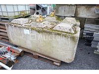 Ref:plotl180 - +- 2 betonnen blokken - afbeelding 2 van  5