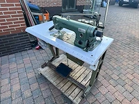 Refrey industriële stiksteekmachine met onderstel en werkblad