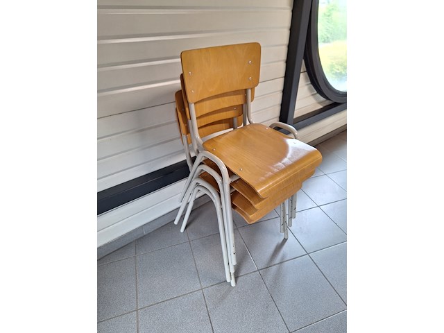 Reftertafel met 10 stapelbare stoelen - afbeelding 3 van  3