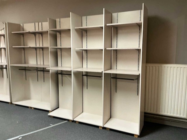 Regalo winkelinstallatie - afbeelding 3 van  8