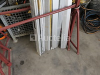 Regels en niveaus, metselaarsbruggen, stanley die vierkant markeert - afbeelding 2 van  7