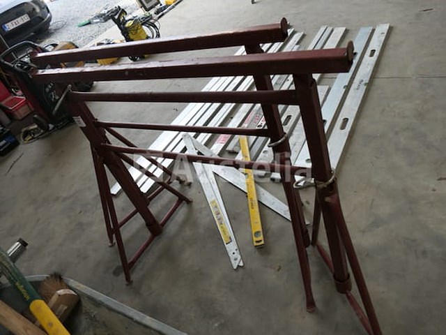 Regels en niveaus, metselaarsbruggen, stanley die vierkant markeert - afbeelding 5 van  7