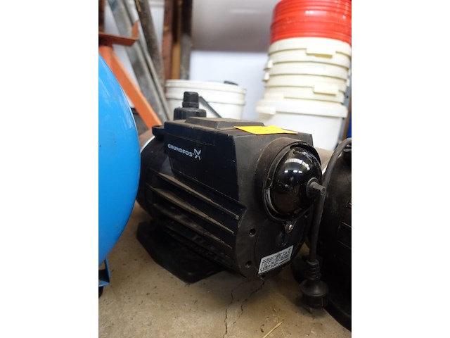 Regenwaterpomp grundfos (na te zien) - afbeelding 2 van  3