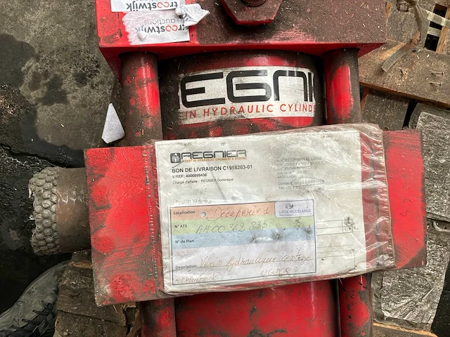 Regnier hydraulische cilinder - afbeelding 2 van  4