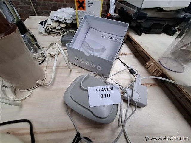 Reinigingsbox oorapparaat - afbeelding 1 van  2