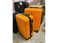 Reiskoffers en zwemvliezen - afbeelding 5 van  11