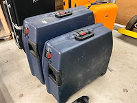 Reiskoffers en zwemvliezen - afbeelding 6 van  11