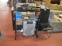 Reistrolley grijs, droogrek, kledingrek, stoel zwart similederen zit en rug