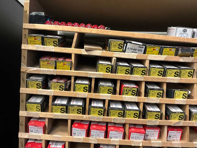 Rek + inhoud - afbeelding 2 van  7