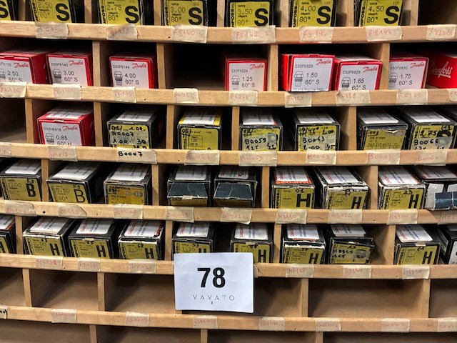 Rek + inhoud - afbeelding 5 van  7