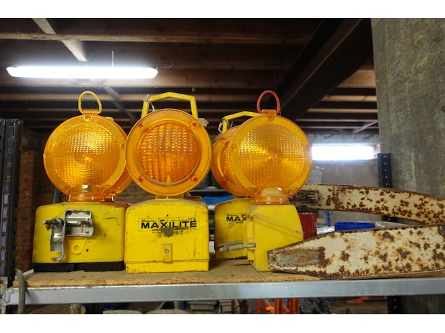 Rek + inhoud - afbeelding 2 van  4