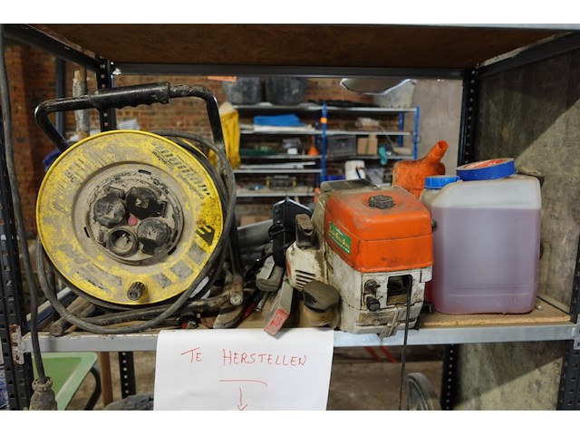 Rek + inhoud - afbeelding 3 van  4