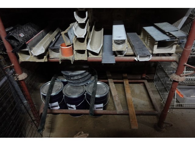 Rek + inhoud - afbeelding 2 van  3